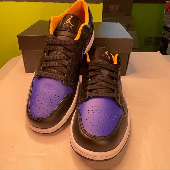 Air Jordan 1 Low Lakers Mens Size 10 Basketball Sneakers Shoes - Picture 2 of 9